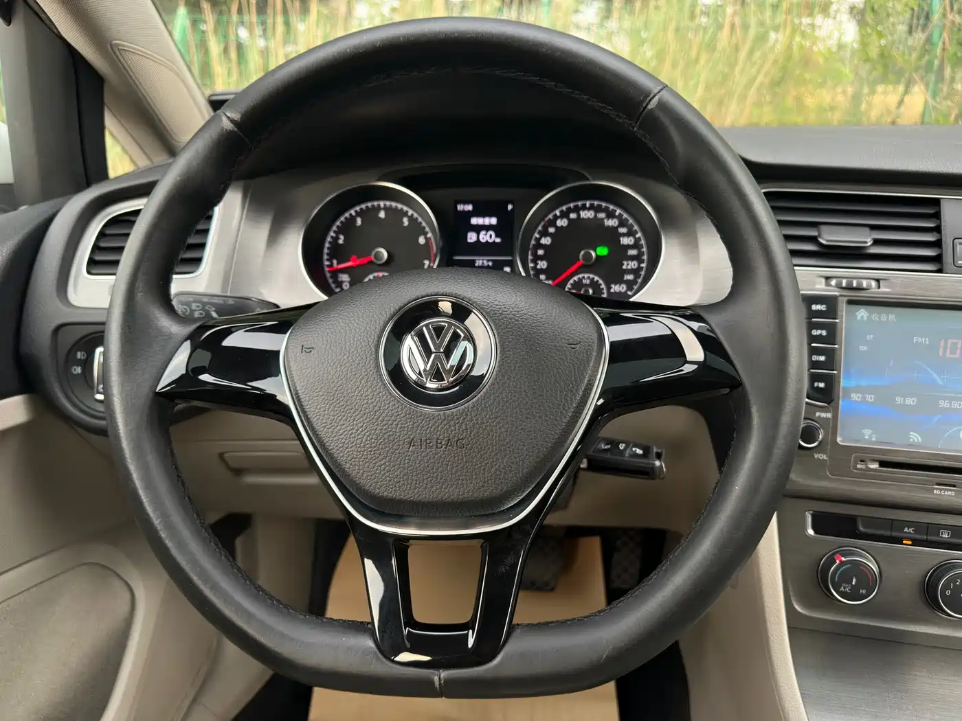 Volkswagen Golf 2014 1.6L Automatic Comfort фото 14