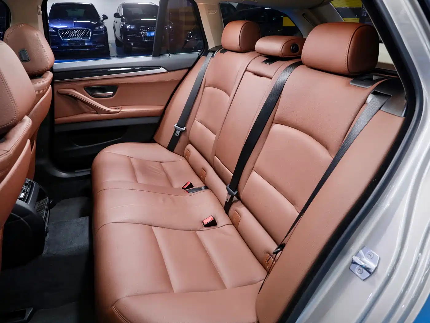 BMW 5 Series (Import) 2014 520i Touring фото 10