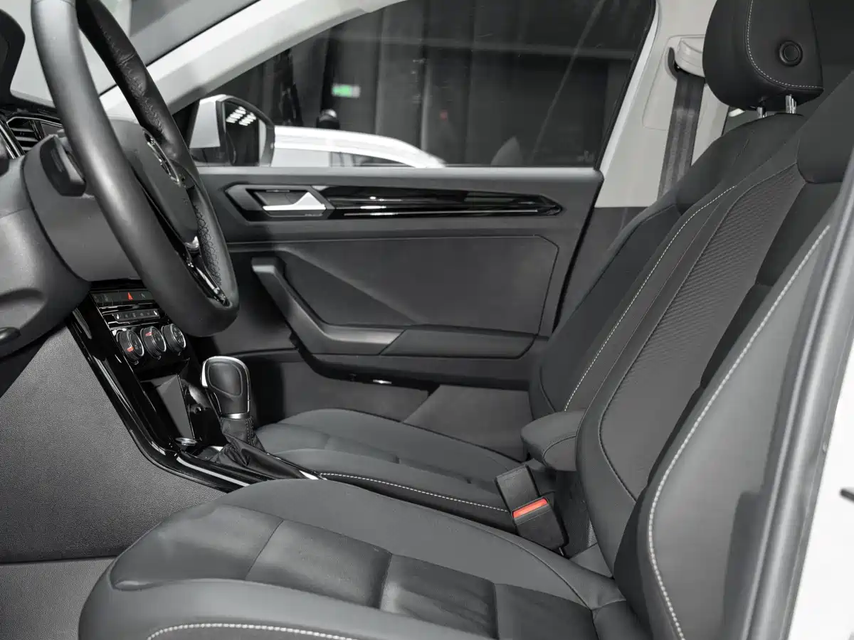 Volkswagen T-ROC 2022 280TSI DSG 2WD Comfort PLUS фото 12