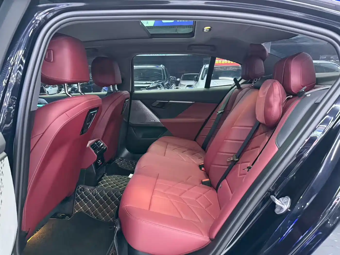 BMW 5 Series 2024 530Li Leading M Sport Package фото 9