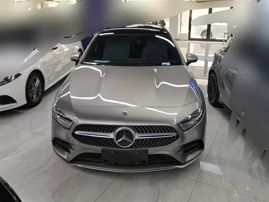Mercedes-Benz A-Class 2019 A 180 L Sport Sedan фото 2