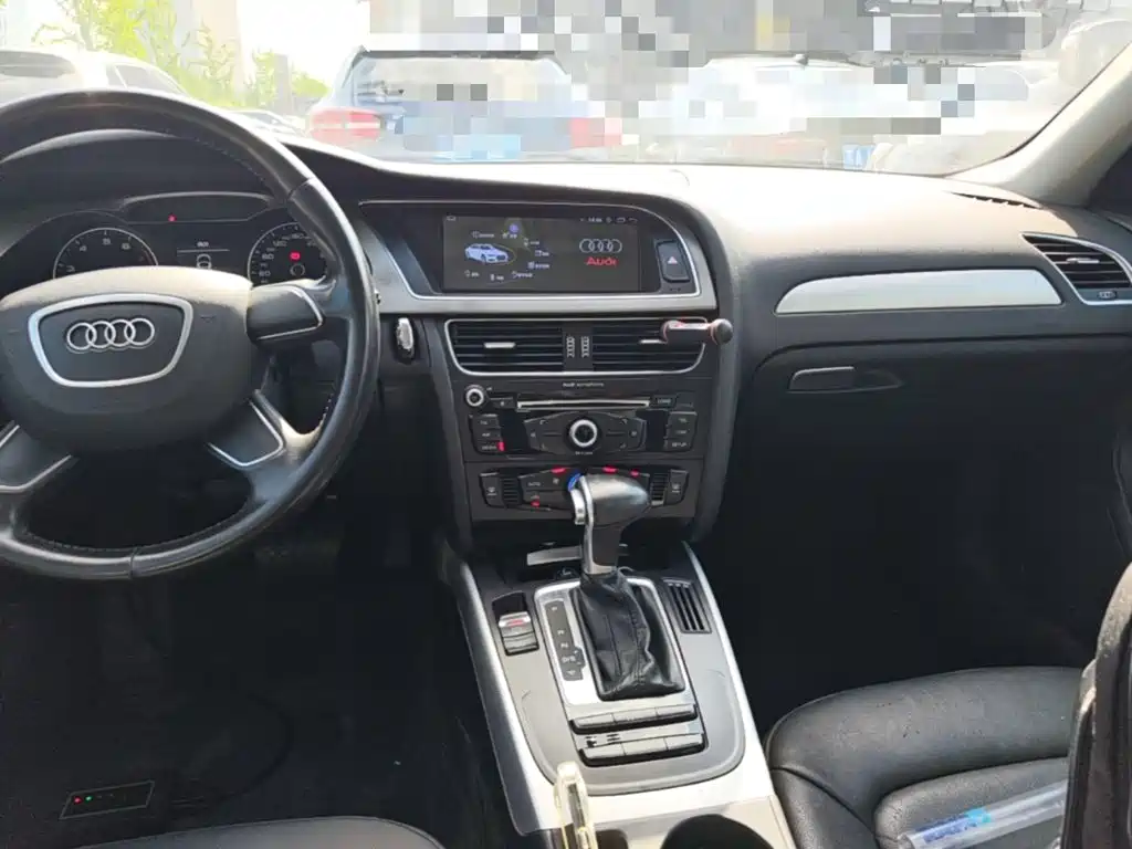 Photo 13 - Audi A4L