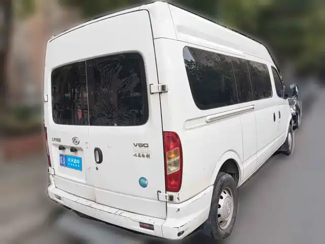 SAIC Maxus Xintu V80 2023 2.0T Manual Classic Aoyun Long Wheelbase Medium Roof 6/7/8/9 Seats — фото 2