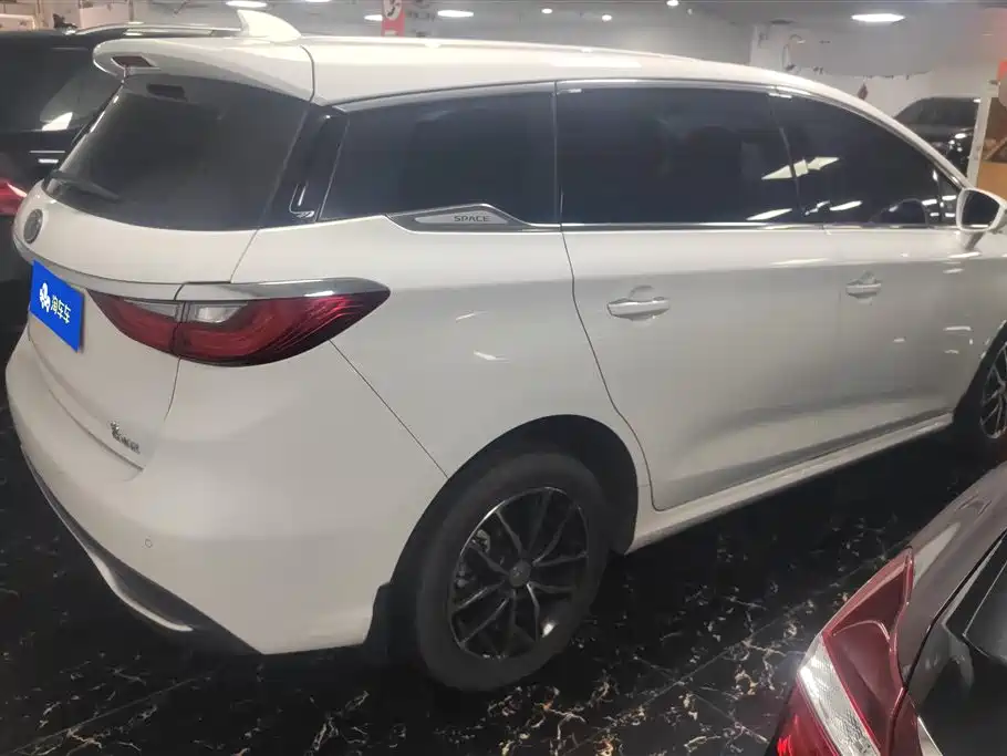 BYD Song MAX 2018 1.5T Auto Smart Connected Luxury 6-Seater фото 3