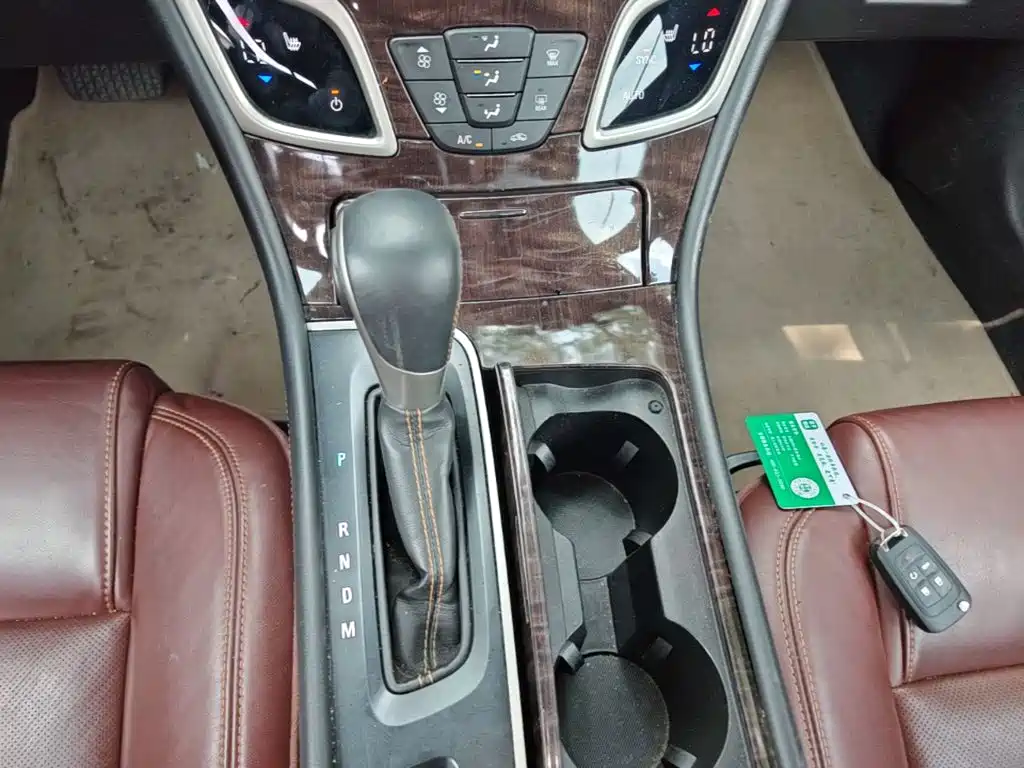 Фото 14 - Buick LaCrosse
