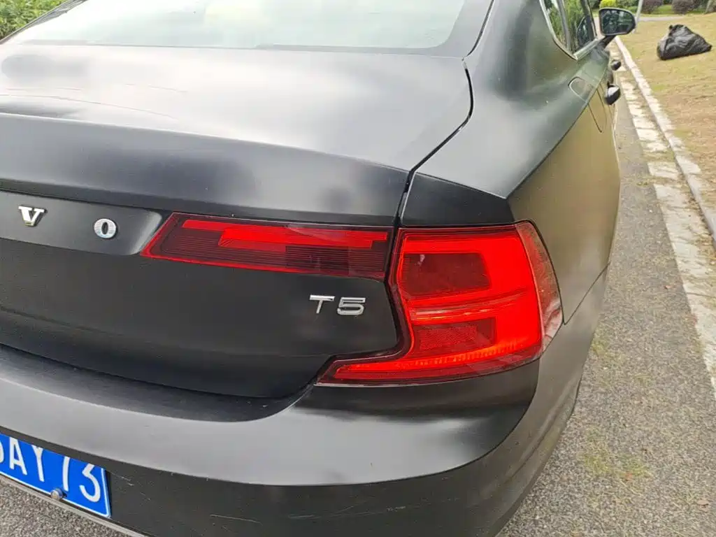 Фото 8 - Volvo S90