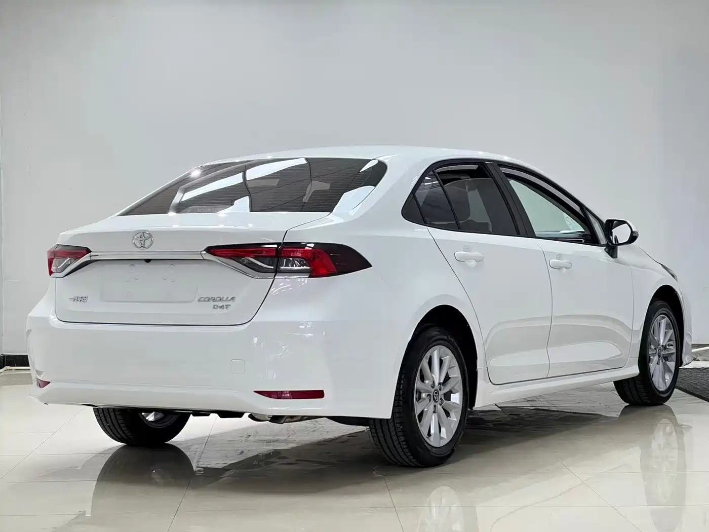 Toyota Corolla 2021 1.2T S-CVT Luxury Edition фото 4