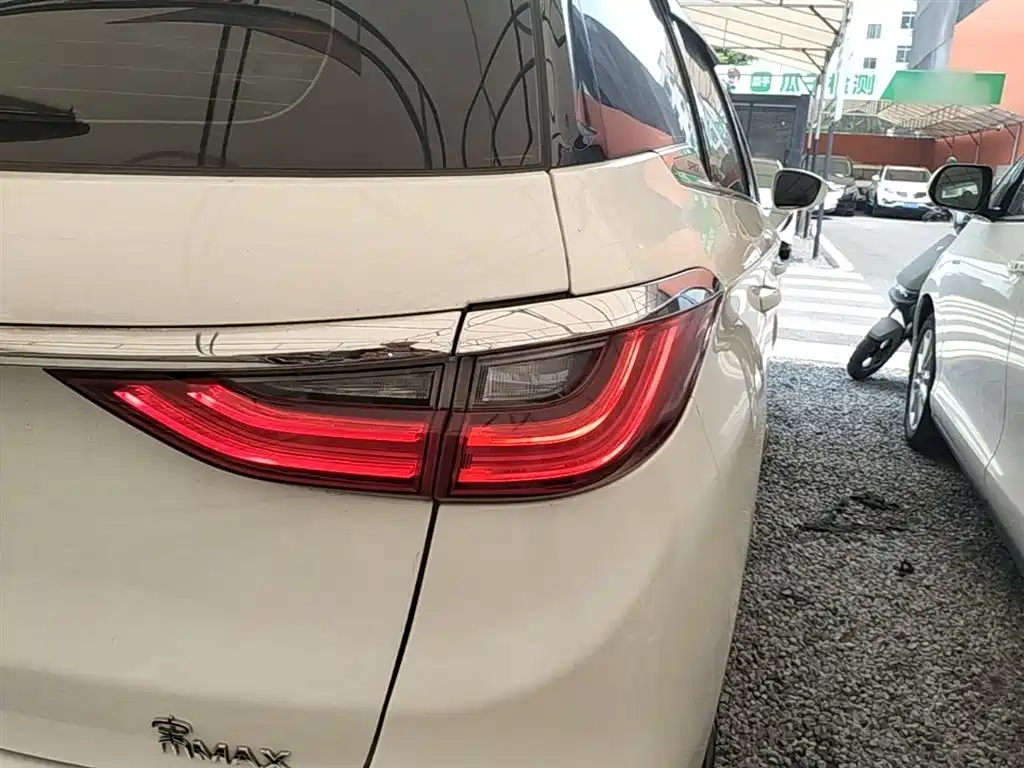 BYD Song MAX 2018 1.5T Auto Smart Connected Elite 6-Seater фото 8