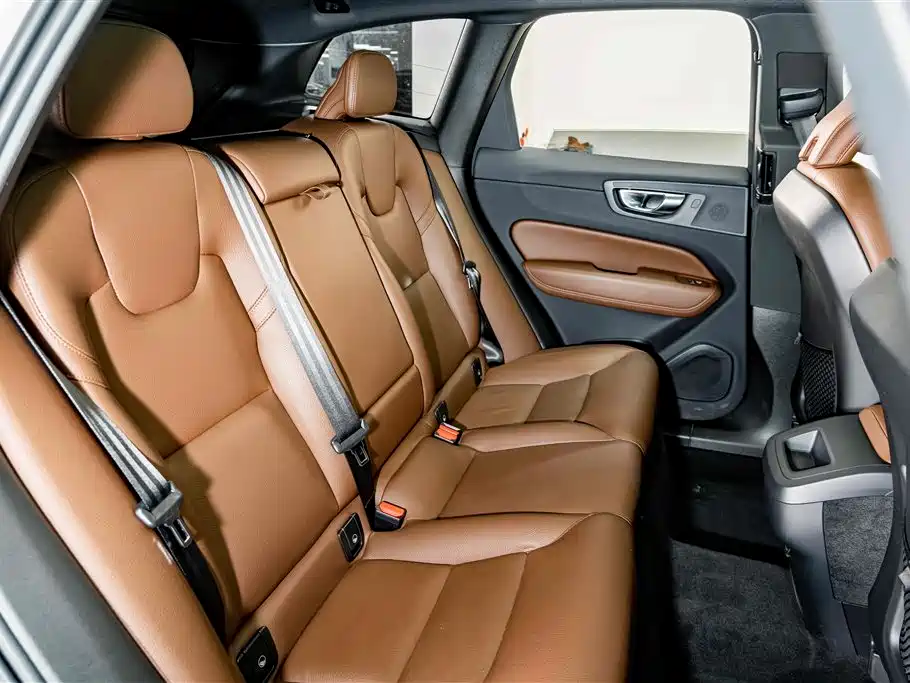 Фото 22 - Volvo XC60