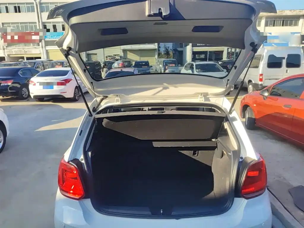 Volkswagen Polo 2016 1.4L Automatic Trend фото 19