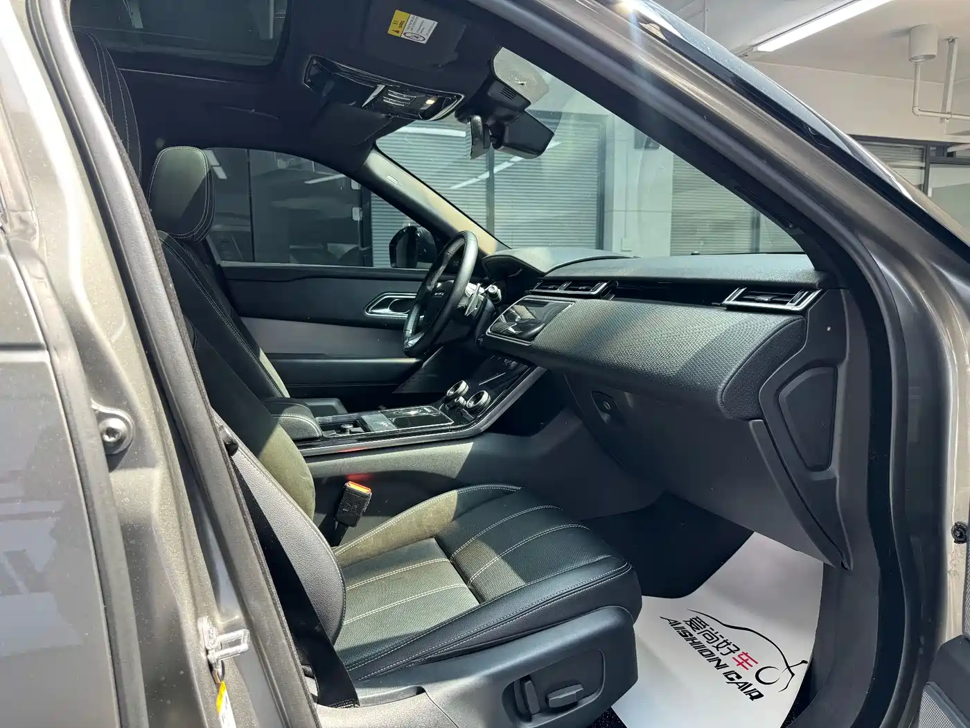 Land Rover Range Rover Velar 2018 P380 R-DYNAMIC SE фото 10