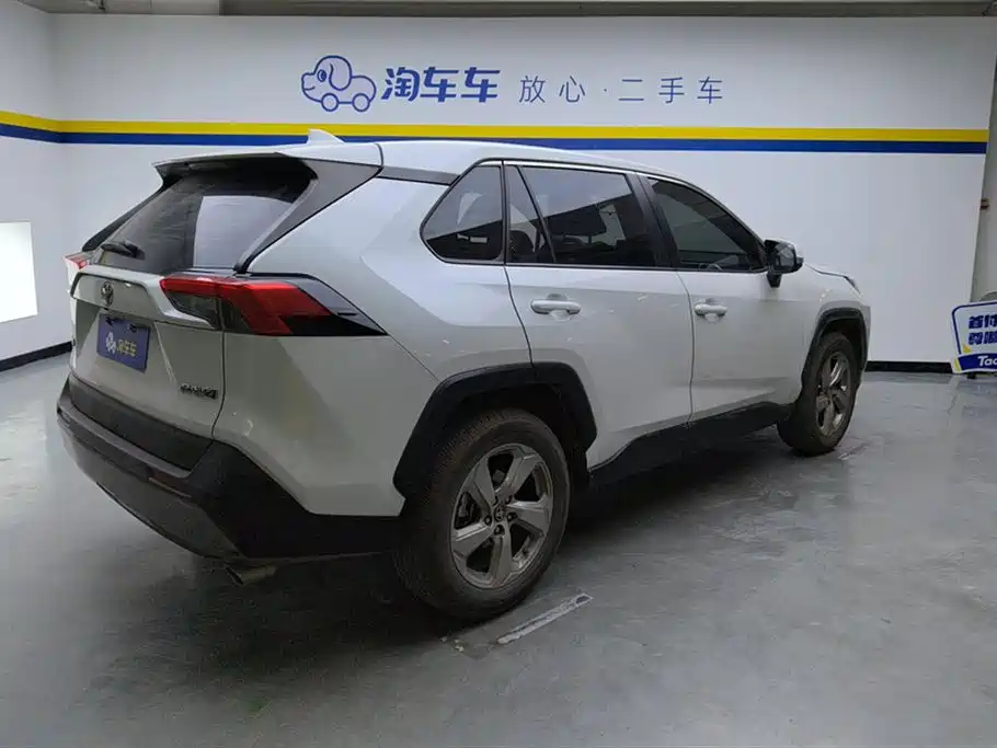 Toyota RAV4 Rongfang 2021 2.0L CVT 2WD Trend фото 3