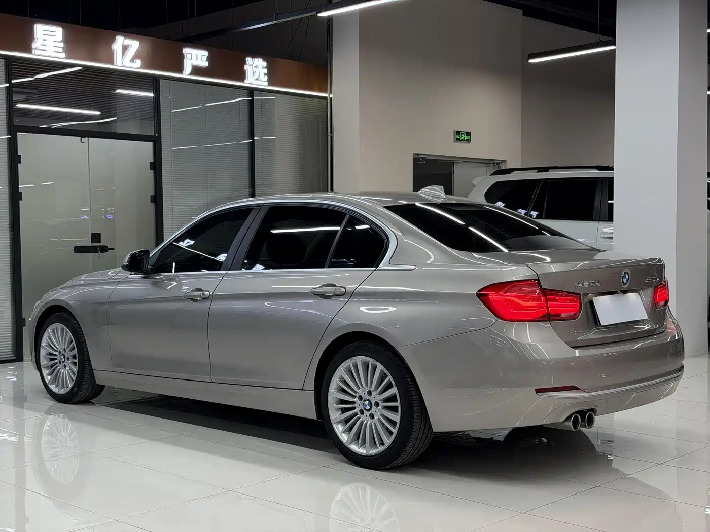 BMW 3 Series 2018 320Li Fashion Style фото 18