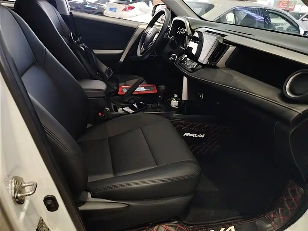 Toyota RAV4 Rongfang 2019 2.0L CVT 2WD Pioneer Edition China VI фото 25