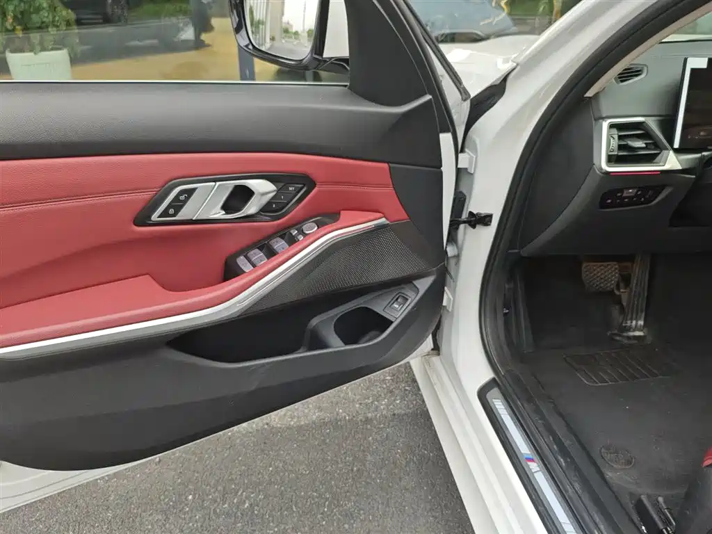 BMW 3 Series 2023 325Li M Sport Package фото 15