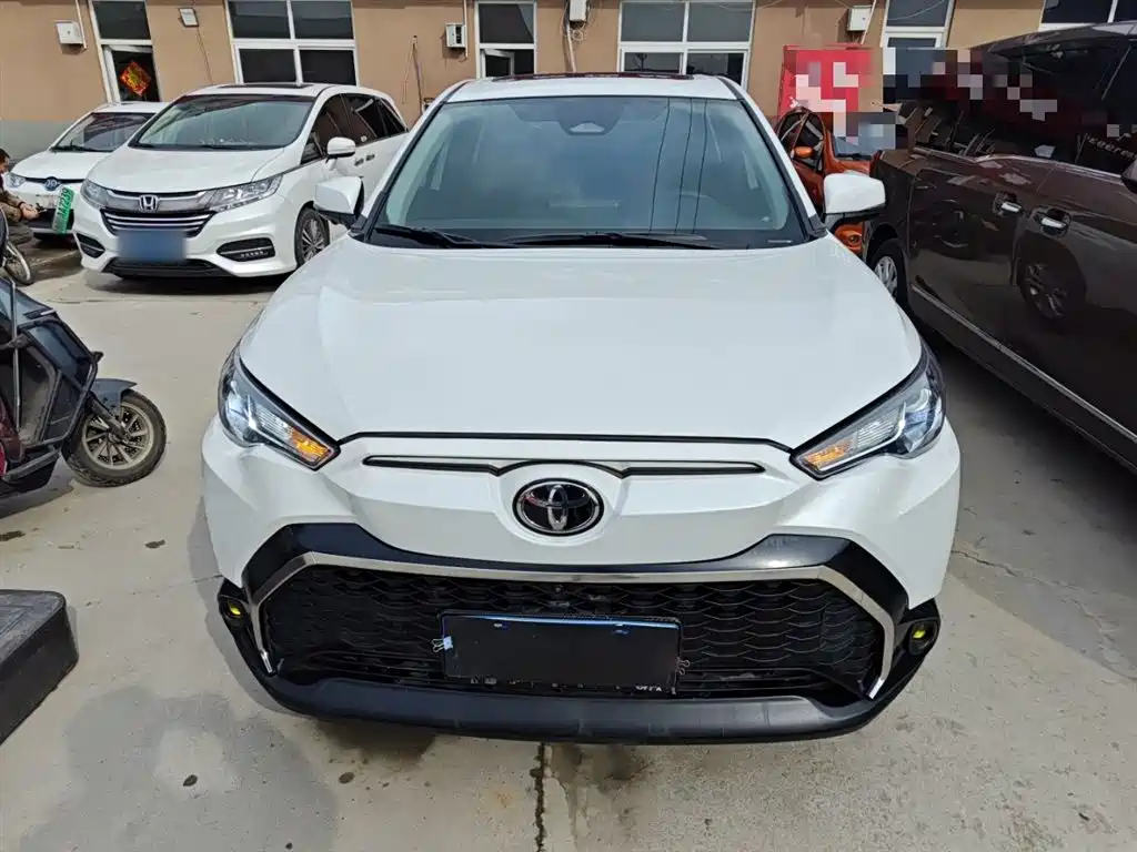 Toyota Frontlander 2023 2.0L CVT Leading Edition фото 3