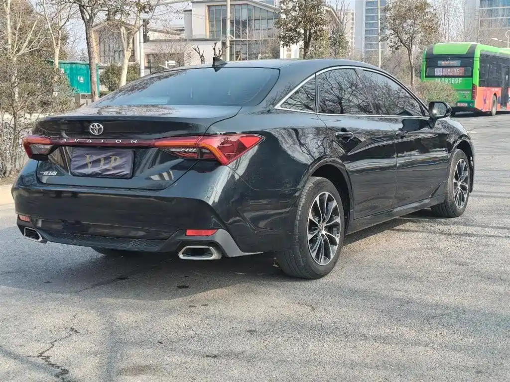 Toyota Avalon 2022 2.0L Progressive Edition фото 5