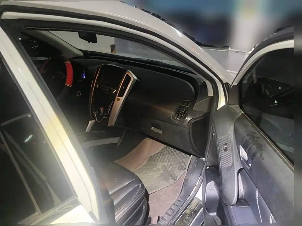 Luxgen U6 SUV 2017 2016 1.8T Fashion Value