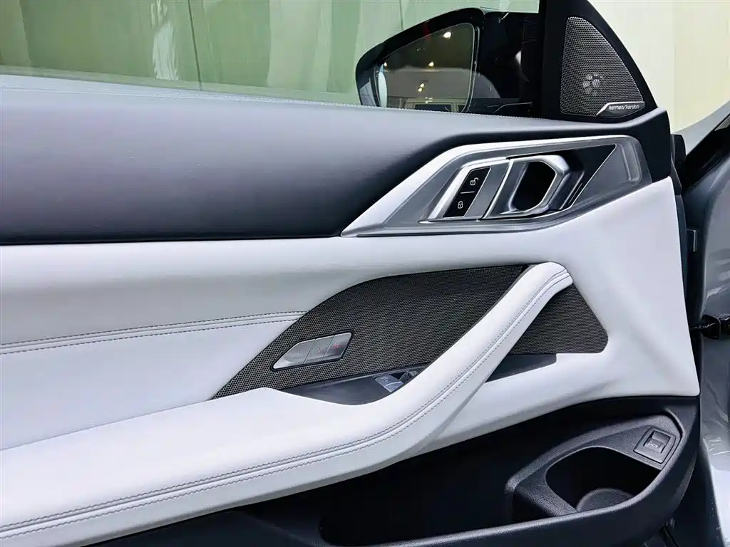 BMW M4 2024 BMW M4 Coupe M xDrive Competition фото 11