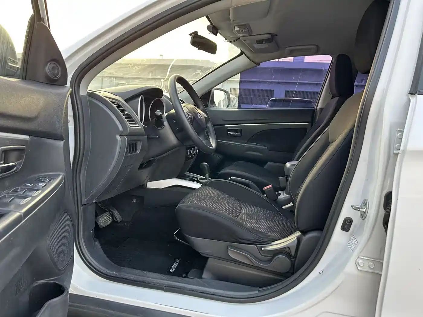 Mitsubishi ASX 2015 2.0L CVT 2WD Elite Edition фото 12