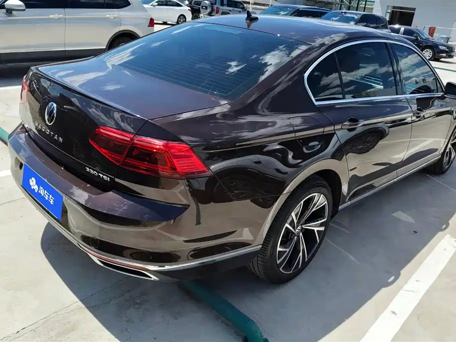 Volkswagen Magotan 2021 330TSI DSG 30th Anniversary Edition фото 3