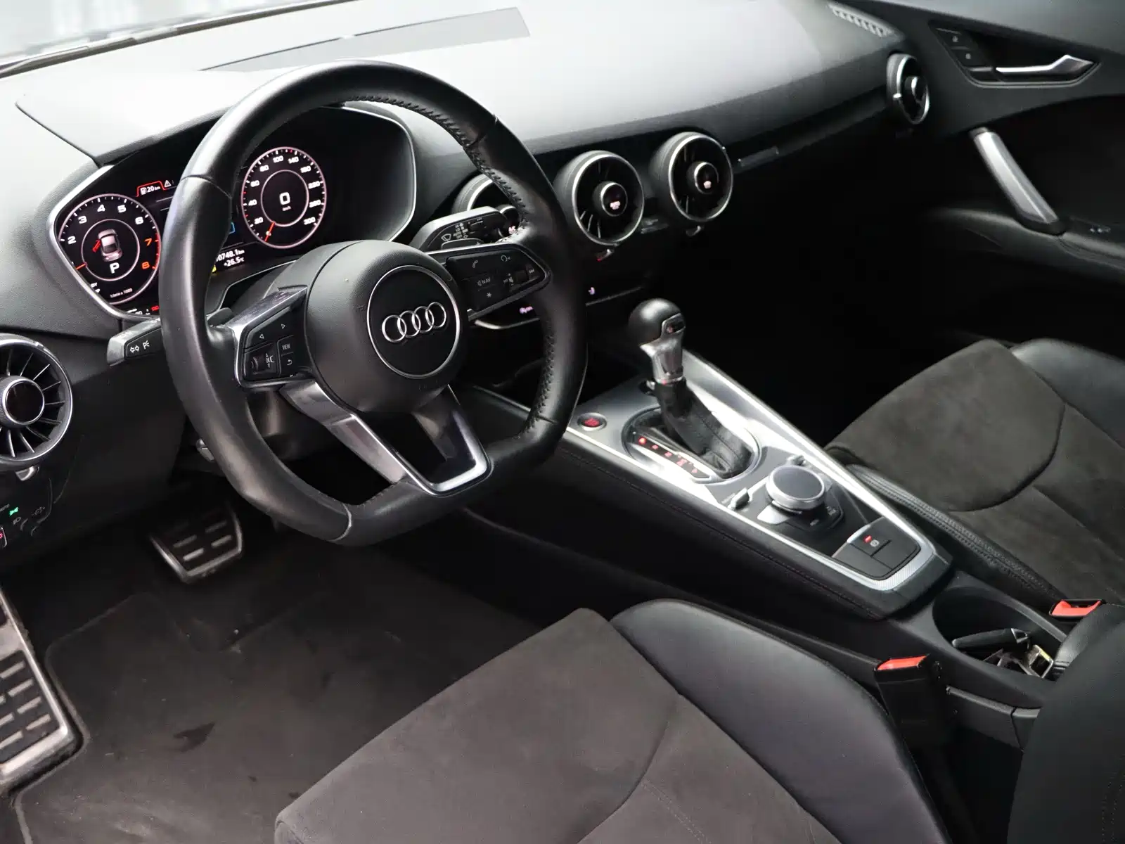 Фото 9 - Audi TT