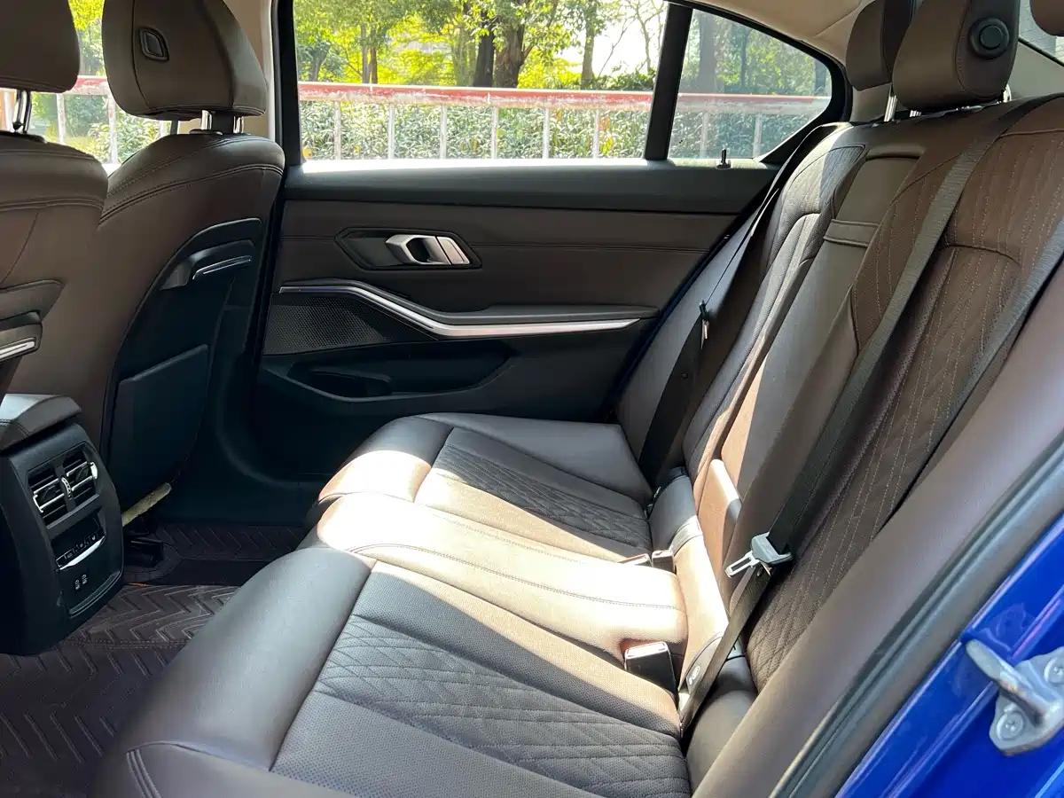 BMW 3 Series 2022 325Li M Sport Package фото 10