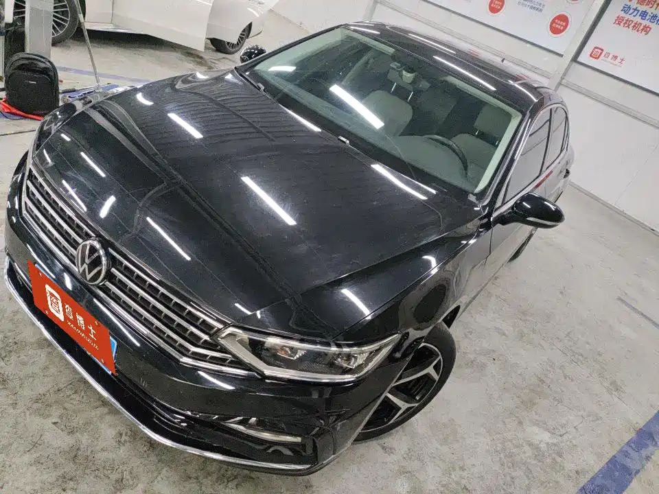Volkswagen Magotan 2023 2 Million Units Anniversary Edition 330TSI DSG Leading Type фото 9