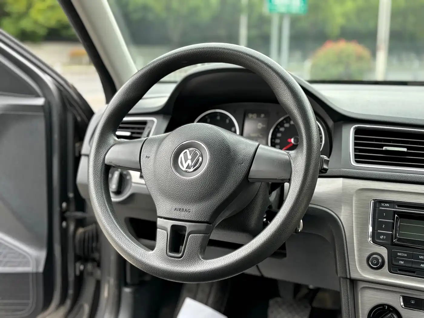 Volkswagen Lavida 2013 Facelift Classic 1.6L Automatic Comfort фото 8