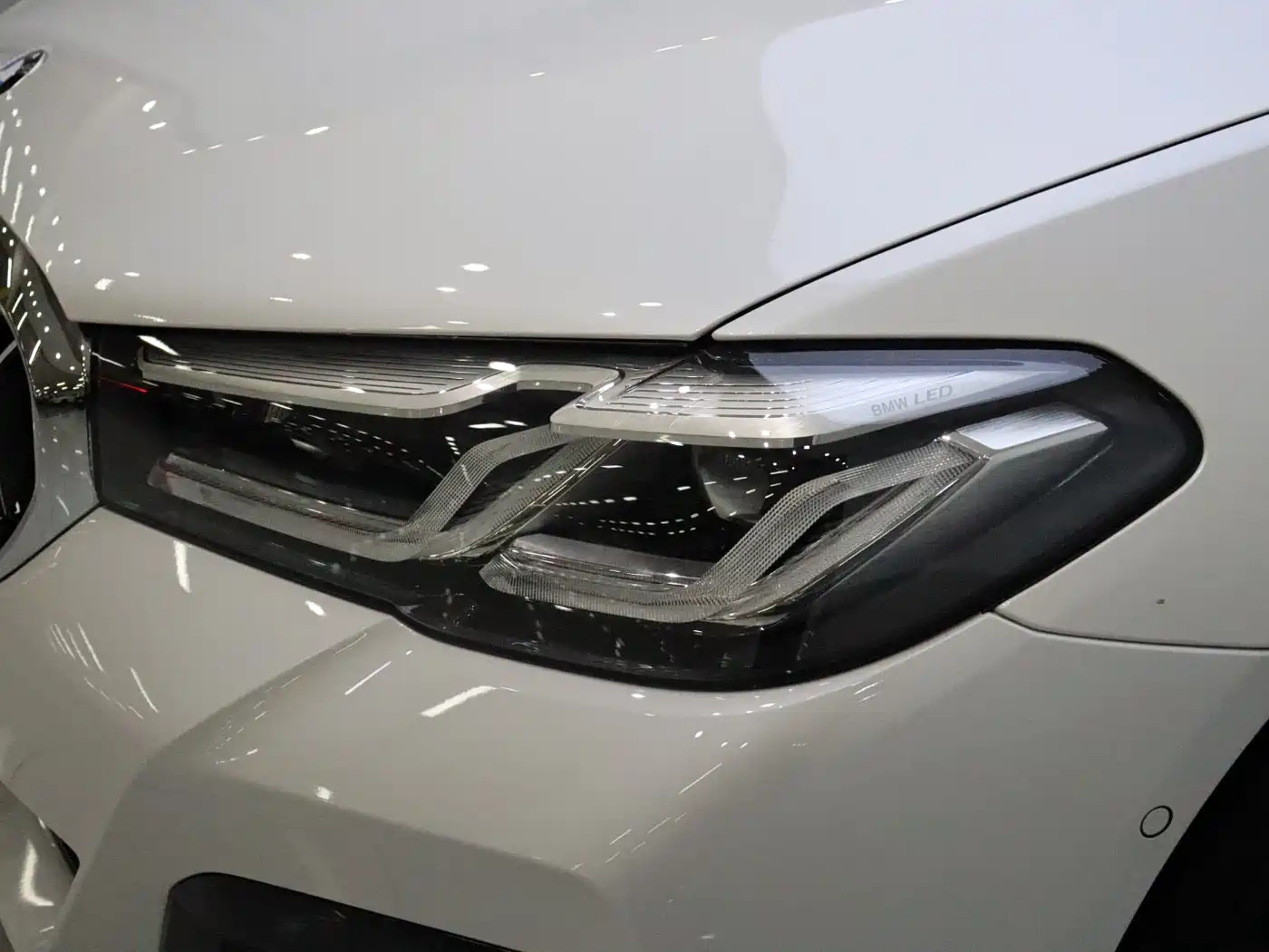BMW 5 Series 2021 525Li M Sport Package фото 18