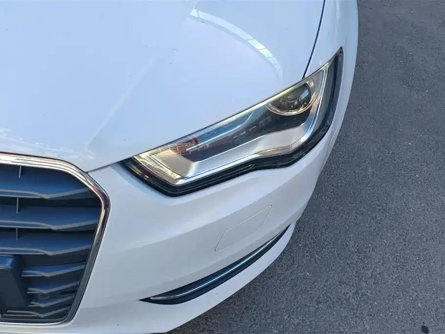 Audi A3 2016 Sportback 35 TFSI Leadership фото 5