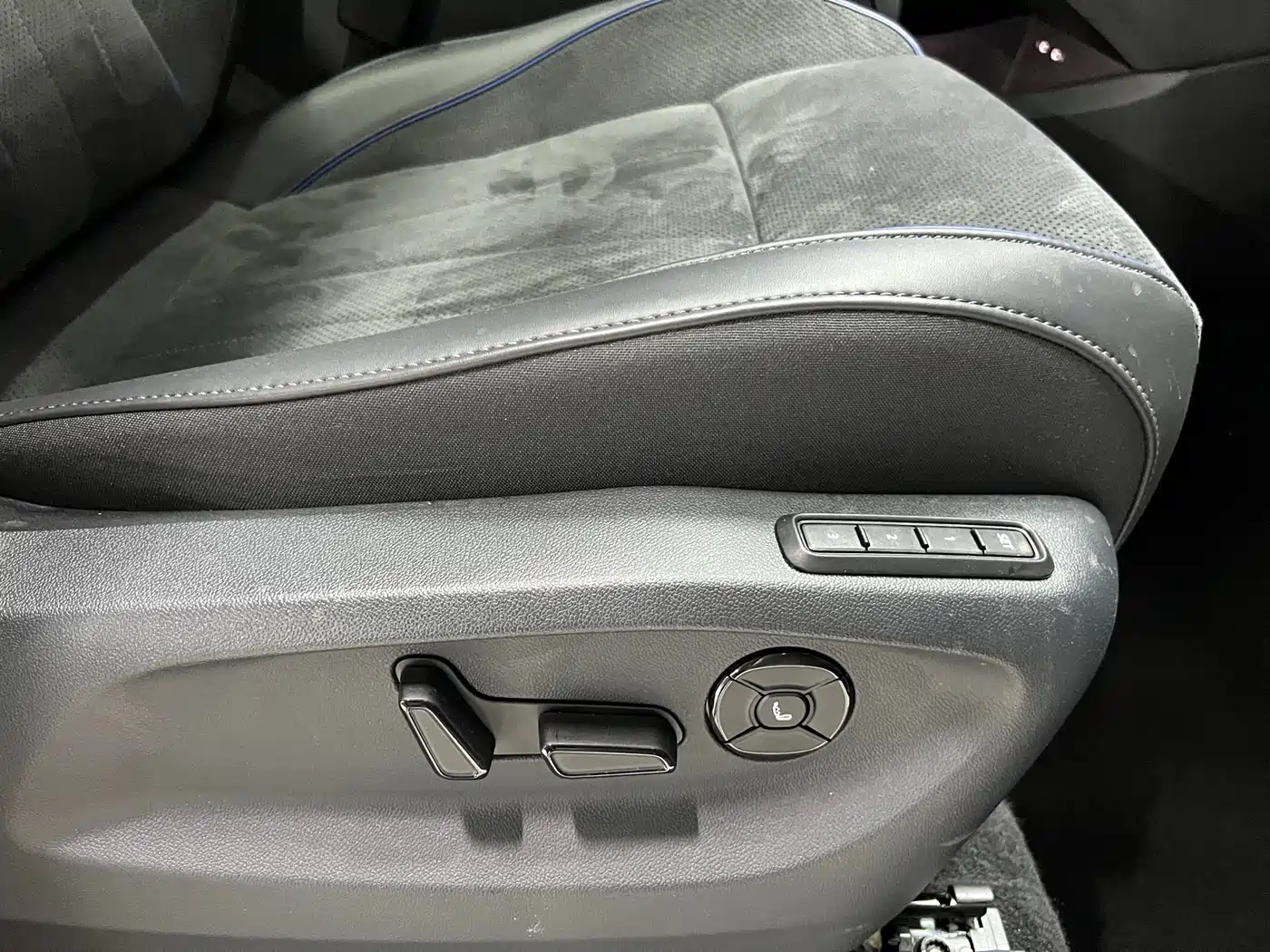 Volkswagen Tiguan L 2024 PRO 380TSI AWD R-Line Intelligent Leader Edition фото 24