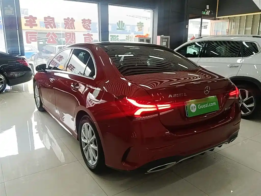 Mercedes-Benz A-Class 2019 Facelift A 200 L Sports Sedan фото 5
