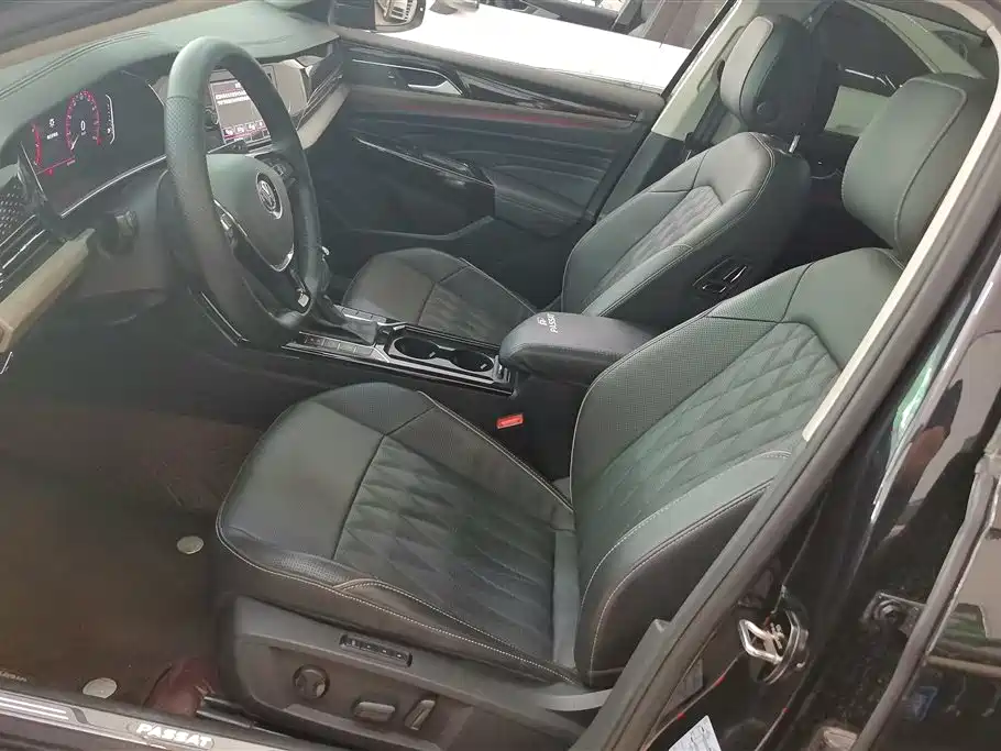 Volkswagen Passat 2019 330TSI Luxury Edition China VI фото 9