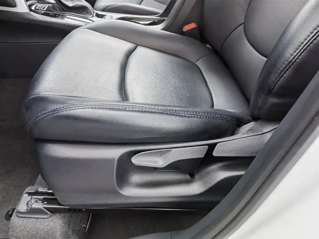 Toyota Corolla Cross 2023 2.0L Pioneer Edition фото 20