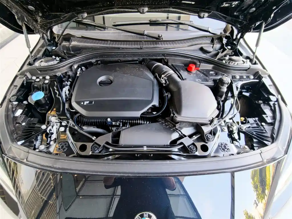 BMW 2 Series 2025 225L M Sport Package фото 10