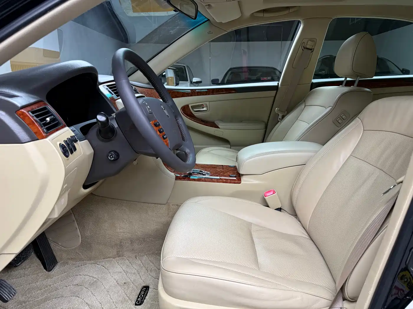 Toyota Crown 2009 2.5L Royal Special Navigation Edition фото 8