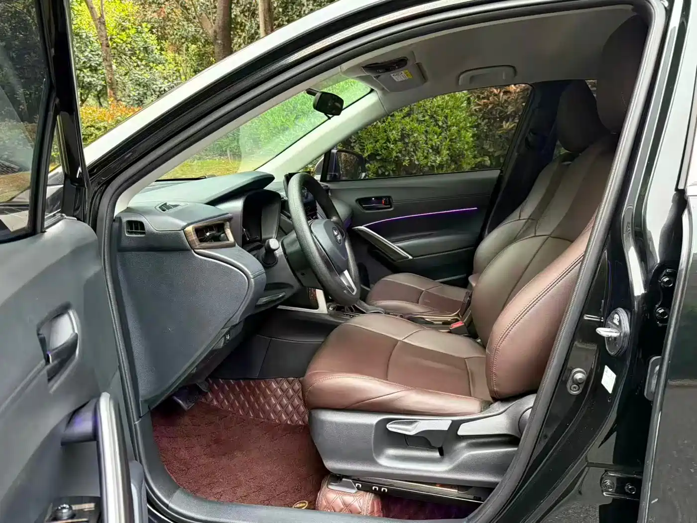 Toyota Frontlander 2023 2.0L CVT Elite Edition фото 6