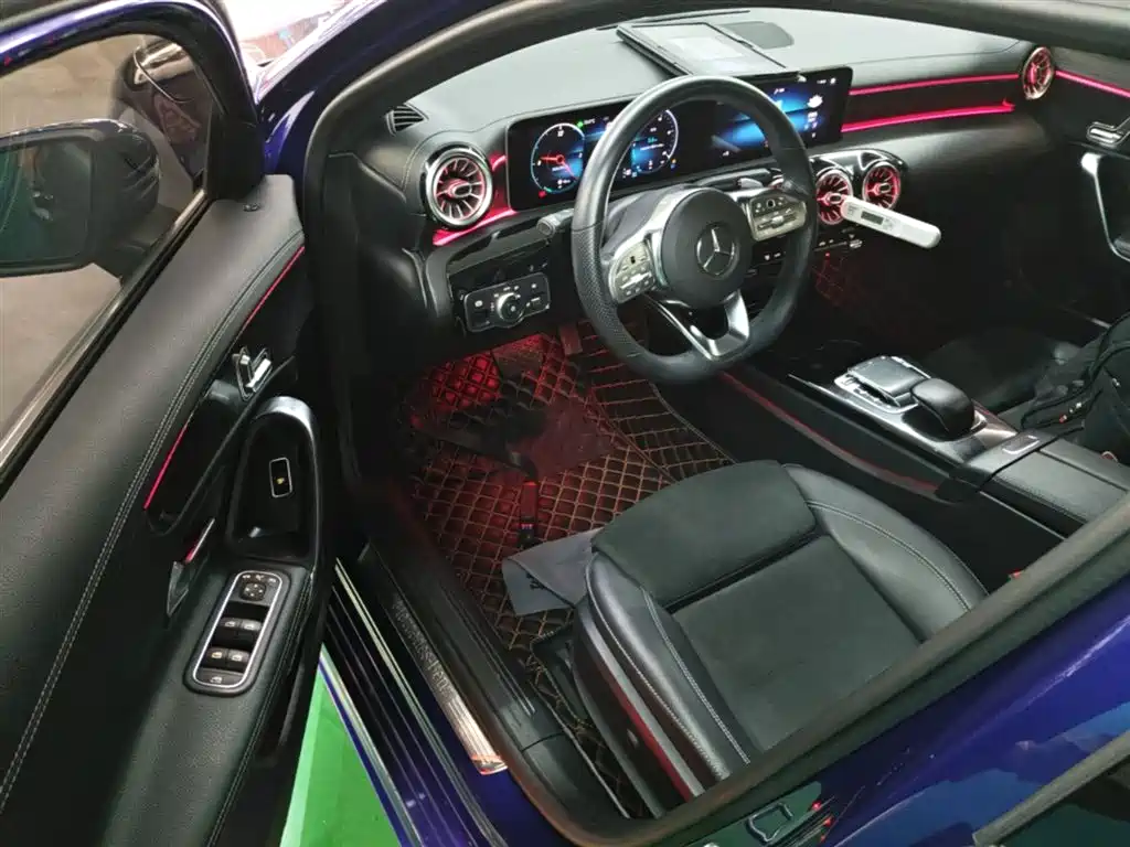 Mercedes-Benz A-Class 2020 A 200 L Sport Sedan фото 16