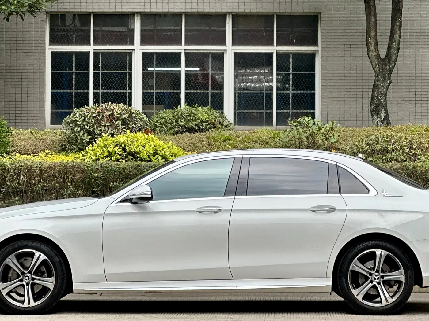 Mercedes-Benz E-Class 2016 E 200 L Sport Type фото 7