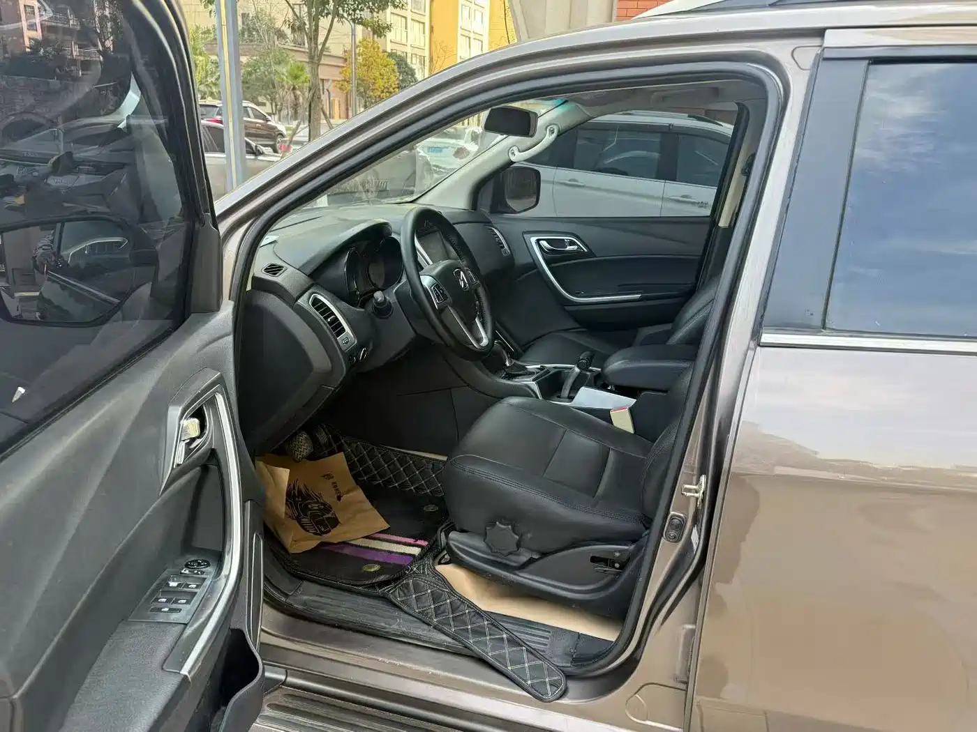 Jiangling Yusheng S350 2015 2014 2.4T Auto 4WD Diesel Luxury Sunroof 5-seater