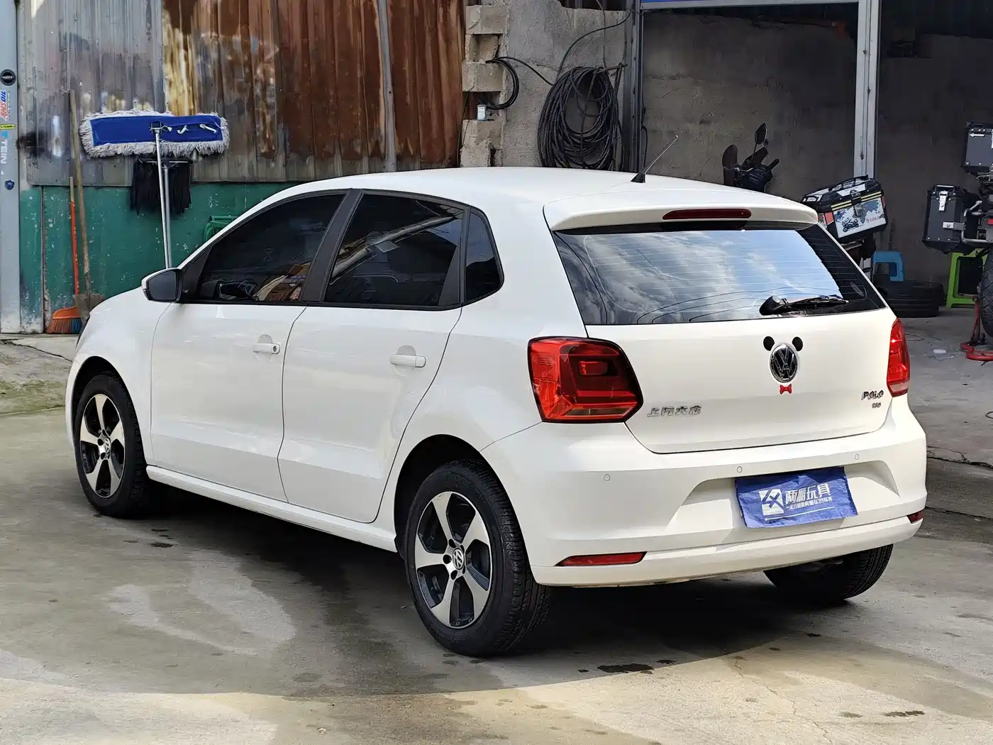 Volkswagen Polo 2016 1.6L Automatic Comfort фото 9