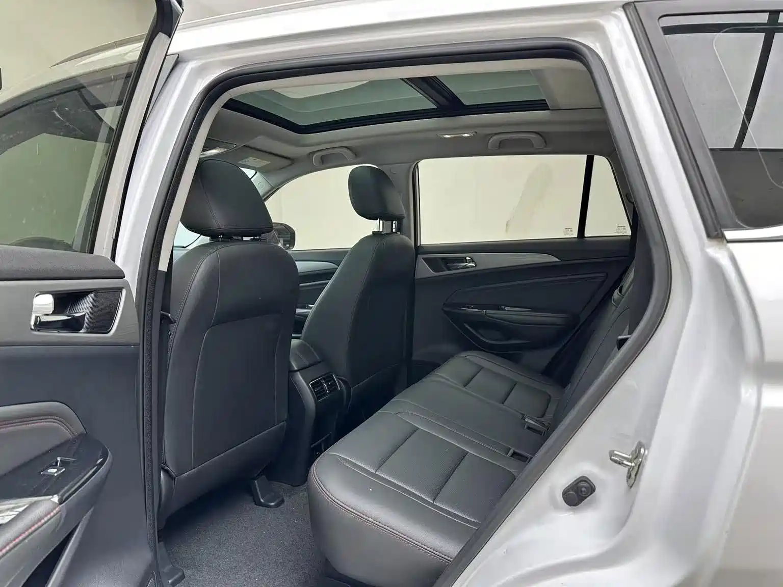 Фото 9 - Changan CS75
