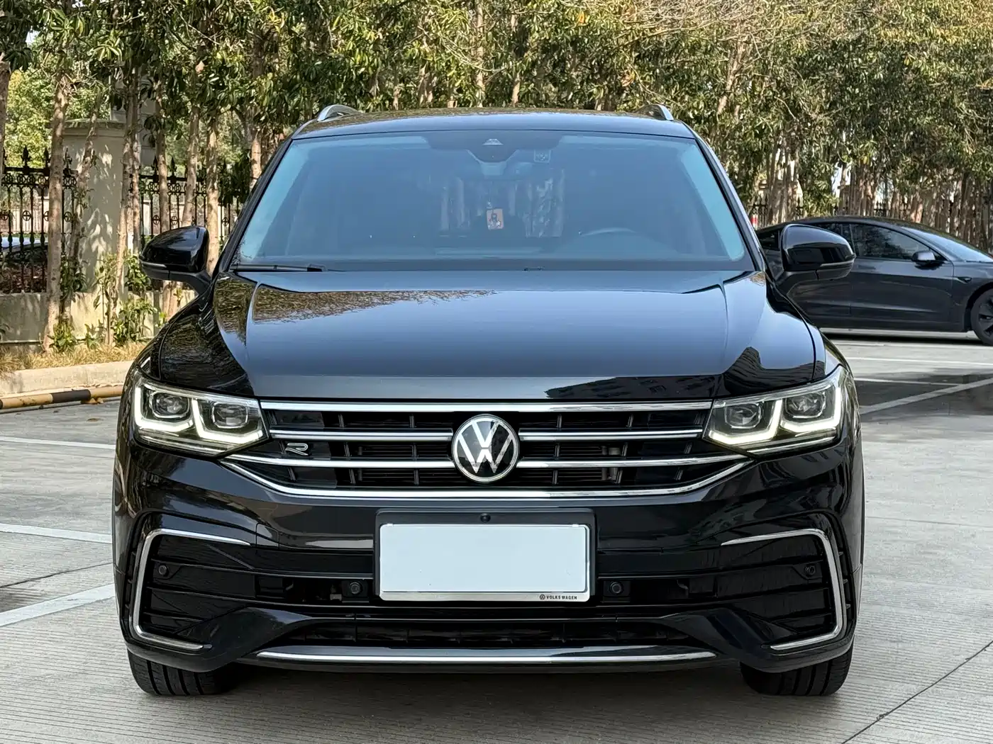 Volkswagen Tiguan L 2022 330TSI Auto 2WD R-Line Premium Edition фото 3