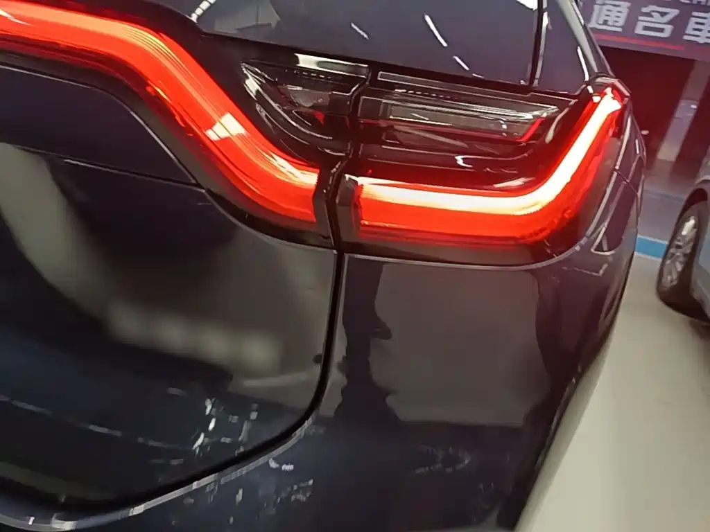 Фото 8 - NIO EC6