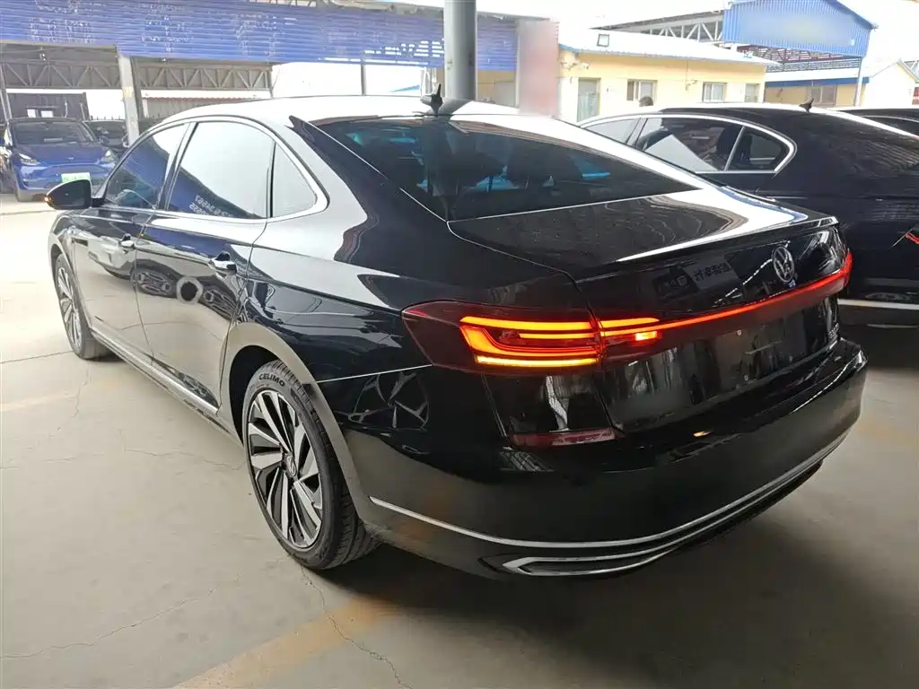 Volkswagen Passat 2023 Facelift 330TSI Elite Edition фото 5