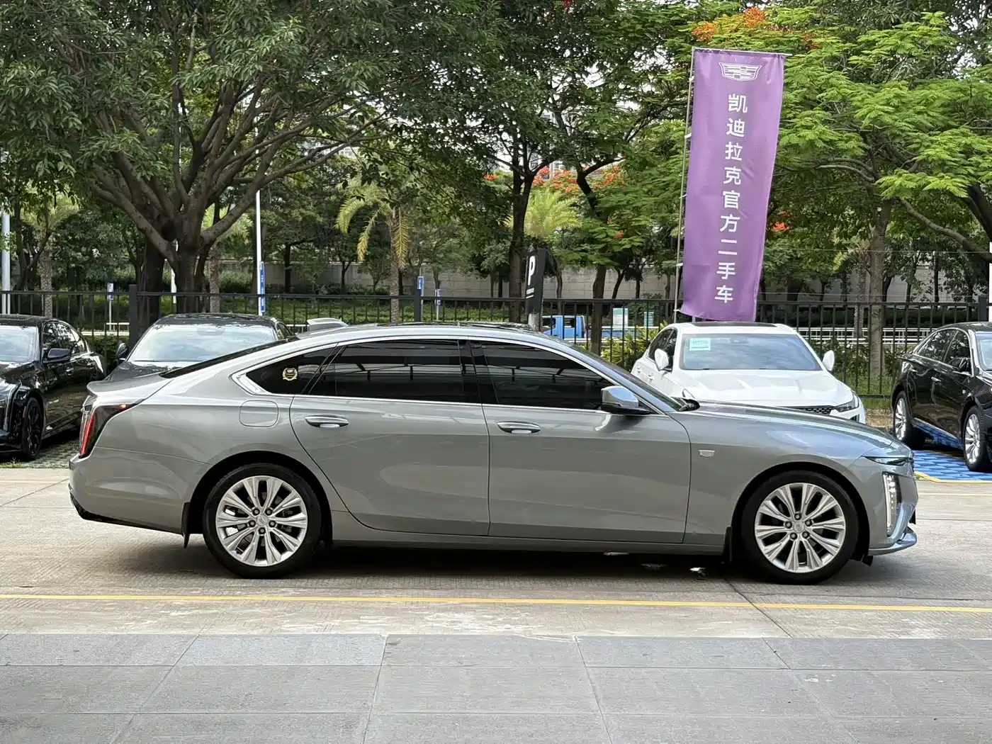 Cadillac CT6 2023 28T Premium Model фото 4