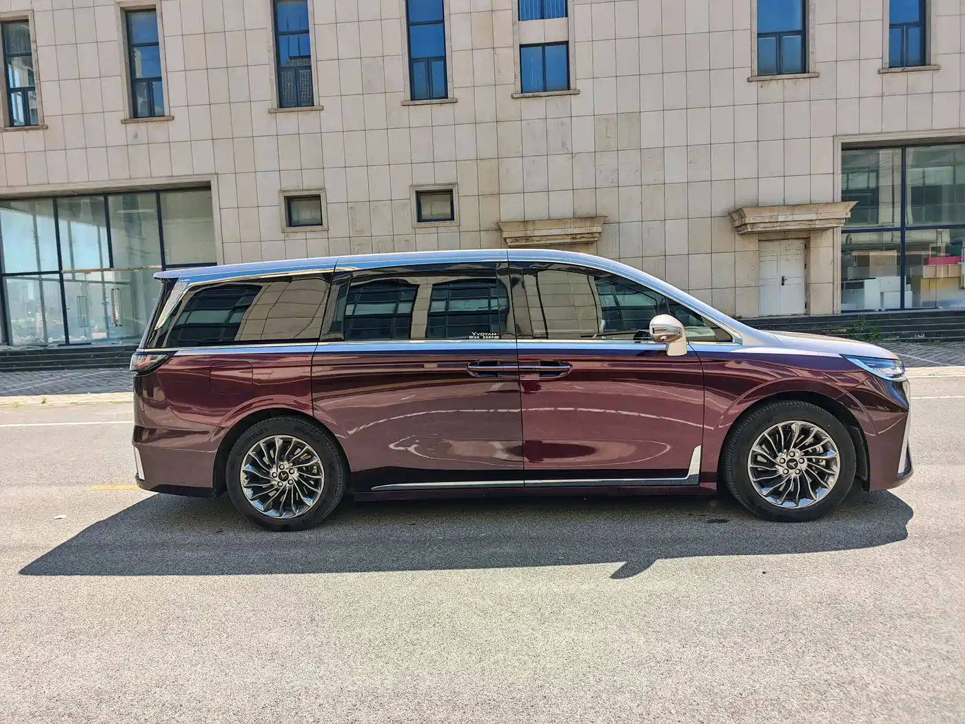 Voyah Auto Voyah Dreamer 2022 Low-carbon Dream+Smart Package фото 4