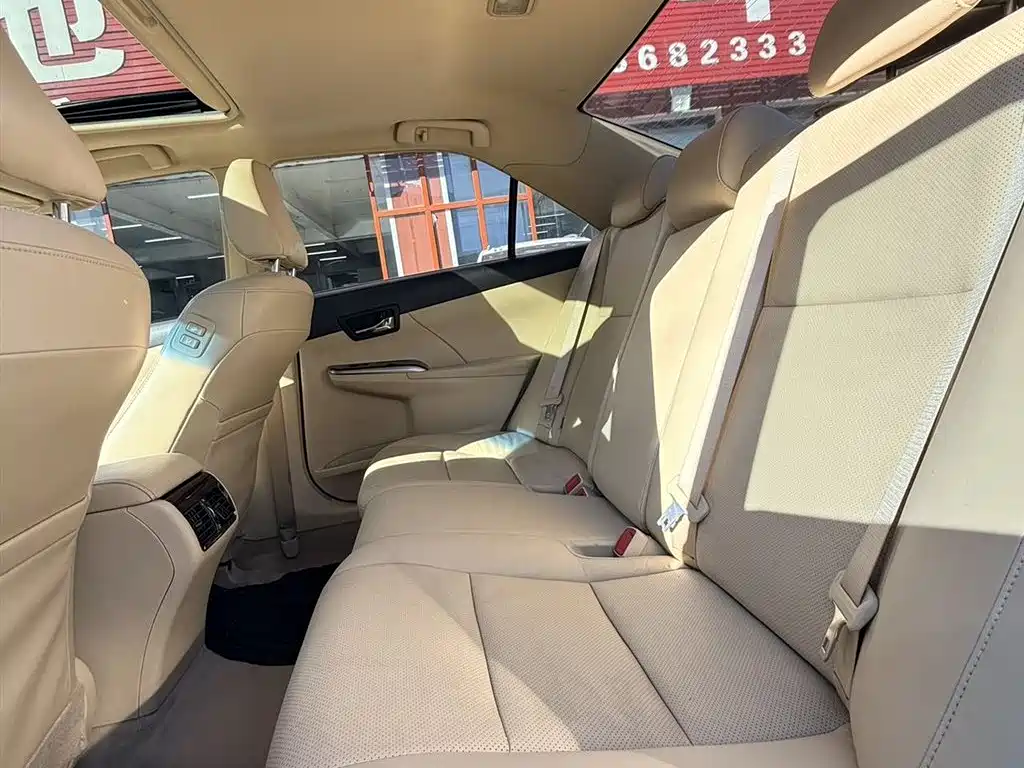 Toyota Camry 2015 2.0G Leading Edition фото 7