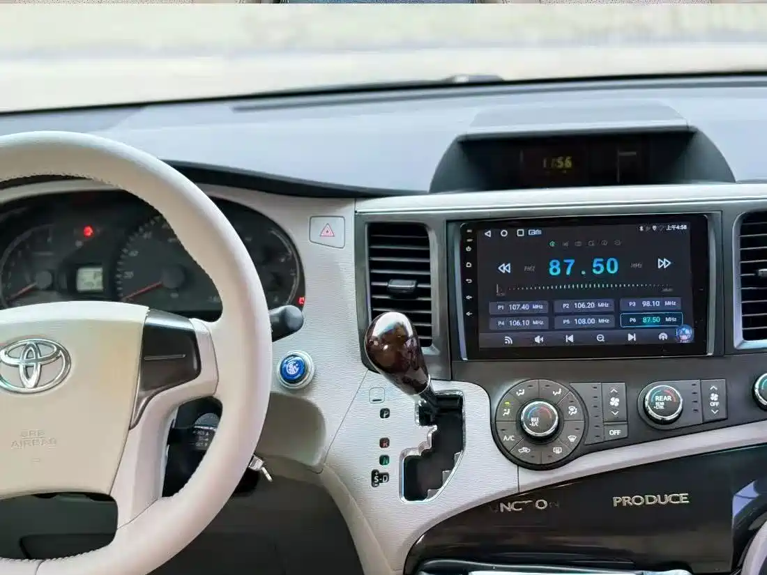 Toyota Sienna 2011 3.5L 2WD Automatic фото 17